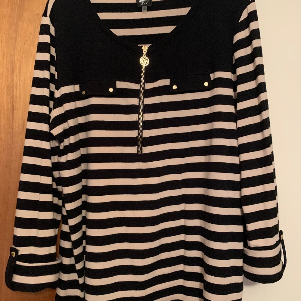 EUC Anne Klein top